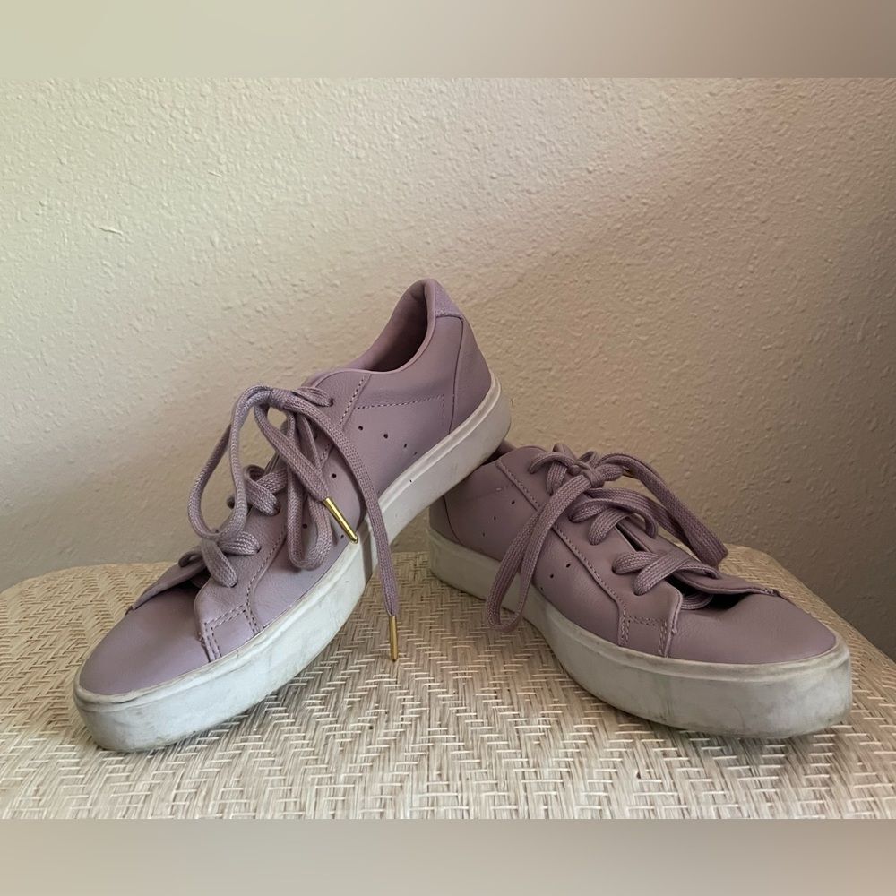 Adidas Sleek Lavender Women’s Retro Low Profile Sneakers EUC Size 7.5 - Picture 6 of 7